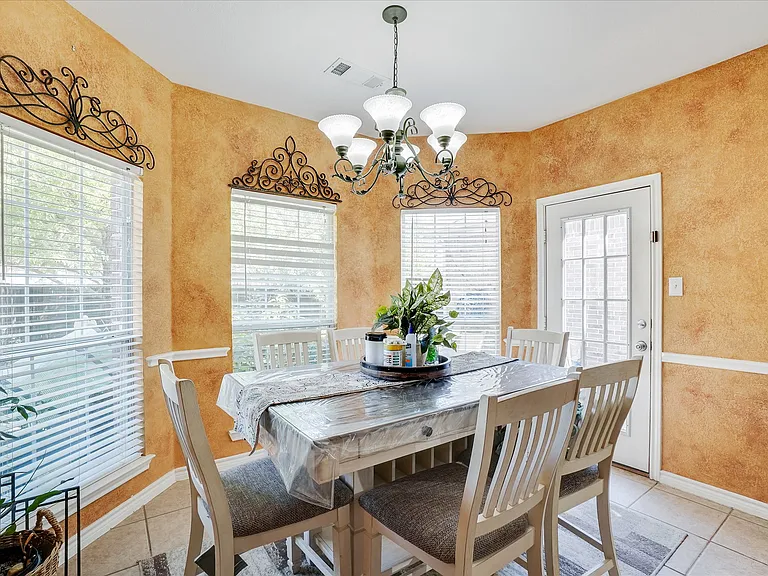 10153 Ferry Farm Ln — Photo 8