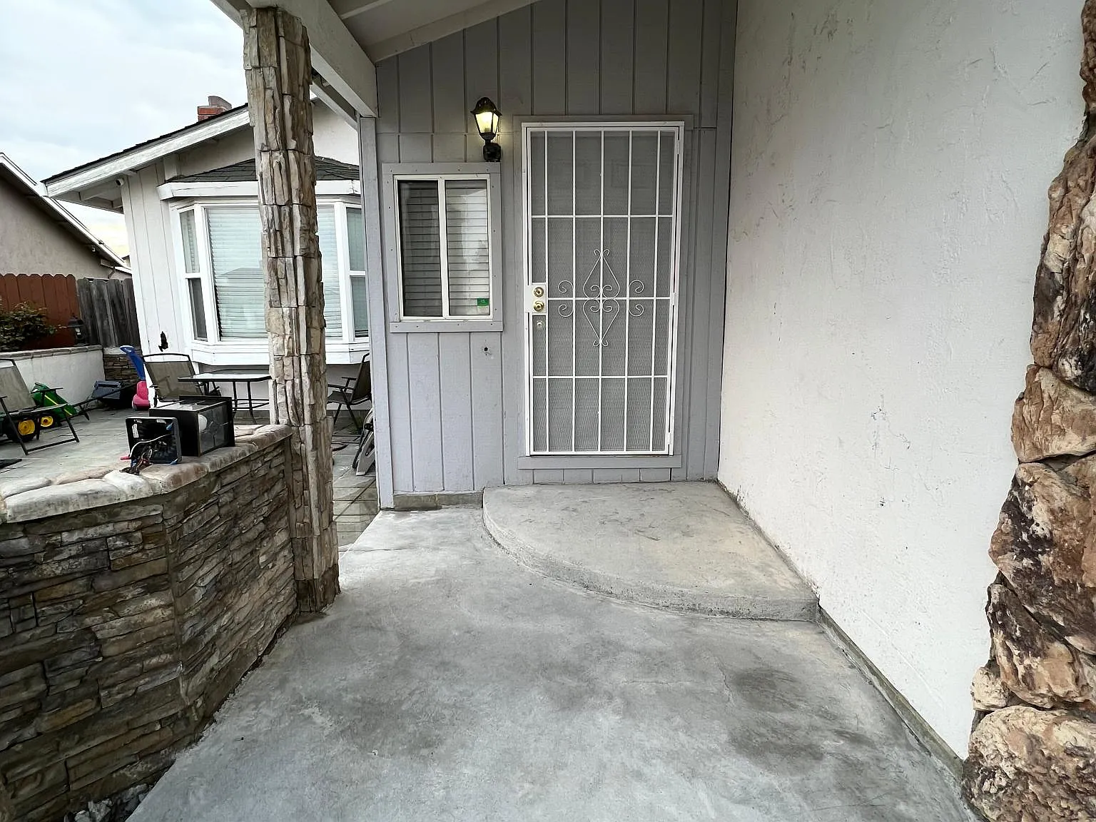172 Coloma Way — Photo 2