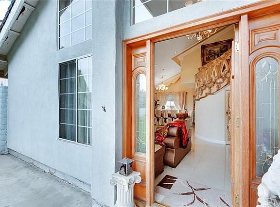 3rd image of 1403 Winterwood Ln