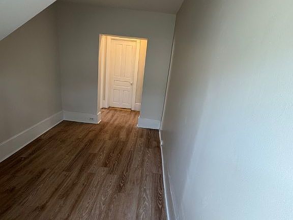 5th image of 10 Willow St N #1
