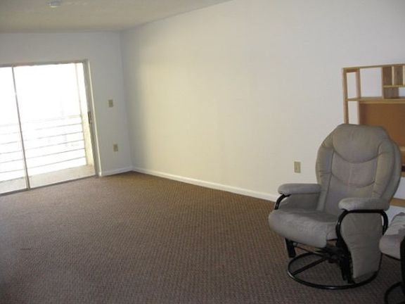 4th image of 3600 NW 21st St APT 204