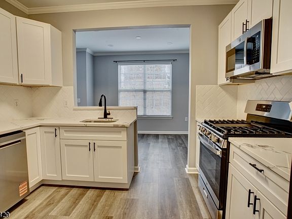 2nd image of 15 Conover Ter