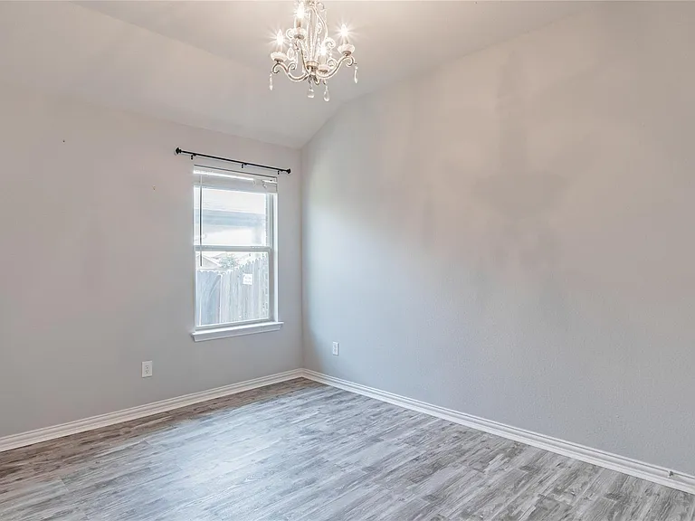 704 Cedar Cove Dr — Photo 6