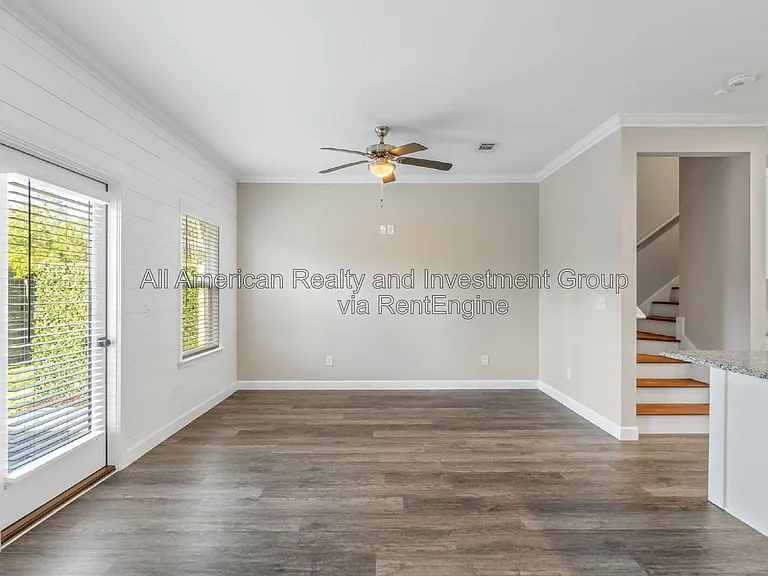 1817 Stable Ln — Photo 11