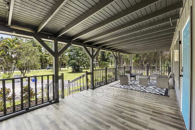3 bed, 3.0 bath, 1403 sqft, $3,750 — Photo 4