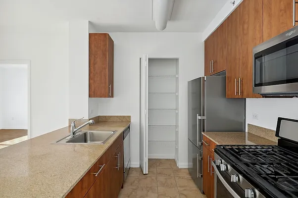 Rented by Greystar | media 12