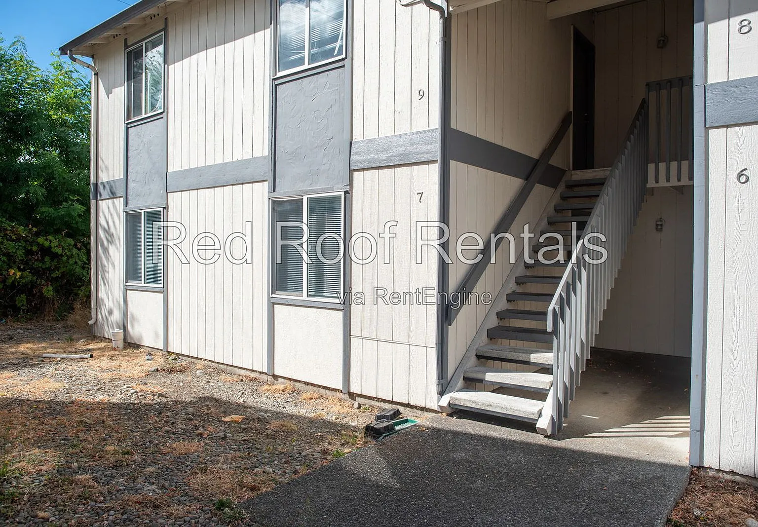 2 bed, 1.0 bath, 700 sqft, $1,617 — Photo 1