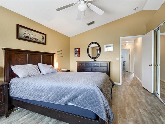 5th image of 5058 Prairie Dunes Village Cir