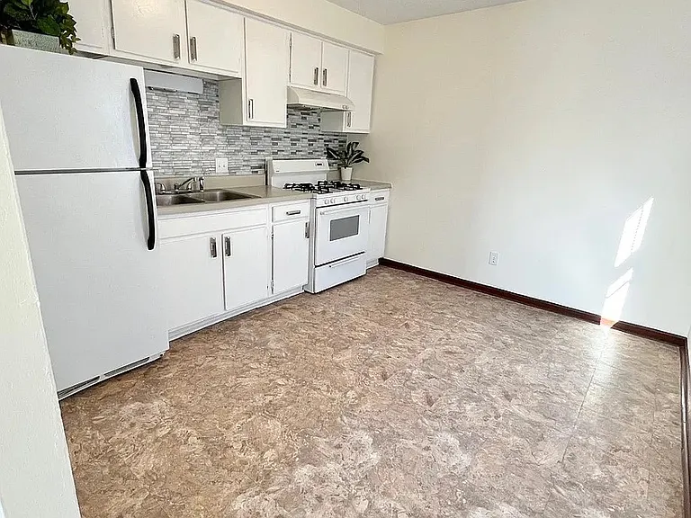 1465 Michigan Ave #B — Photo 5