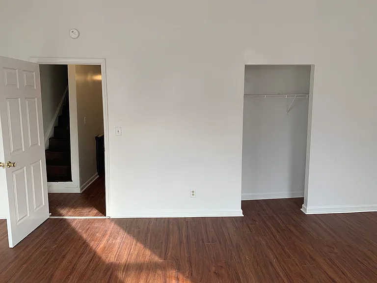 341 S Duke St — Photo 18