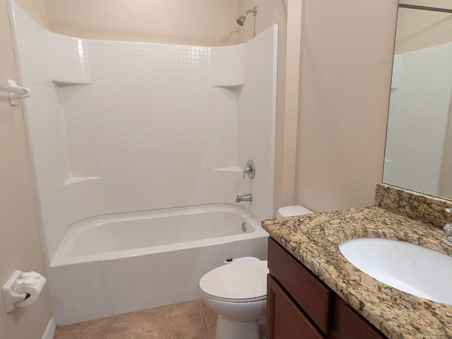 3 bed, 2.5 bath, 1550 sqft, $2,250 — Photo 3