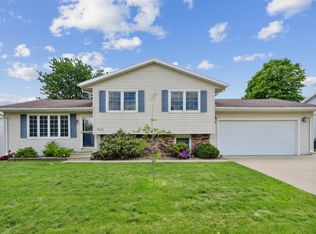 702 Sonya Dr, Waterloo, IA 50702