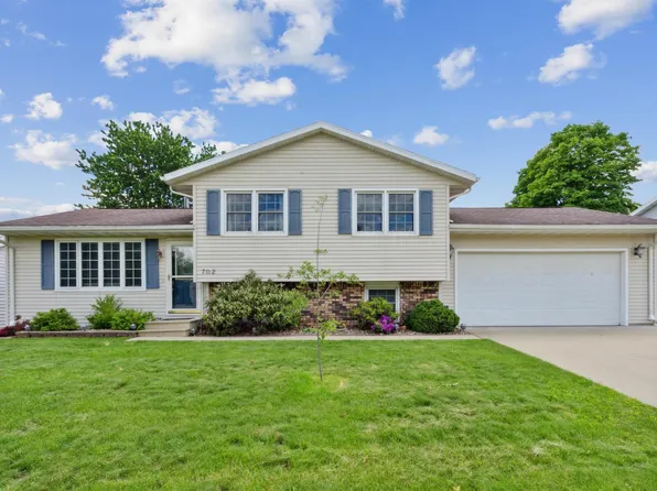 702 Sonya Dr, Waterloo, IA 50702