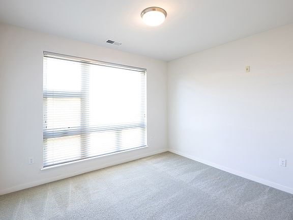 3rd image of 5121 E Cheryl Pkwy #E320
