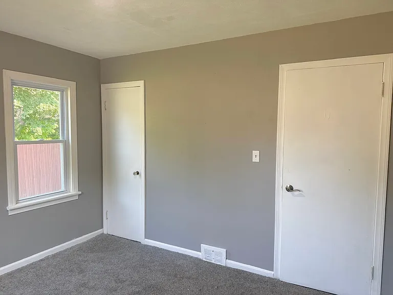 3153 W Mott Ave — Photo 5