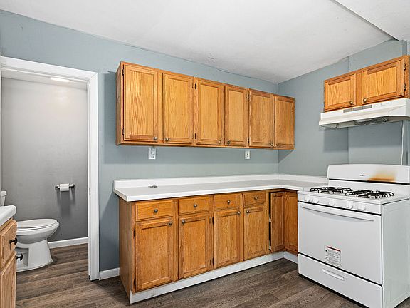 4th image of 621 E 10th St #2