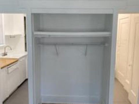 5th image of 221 N Orange St Unit 2