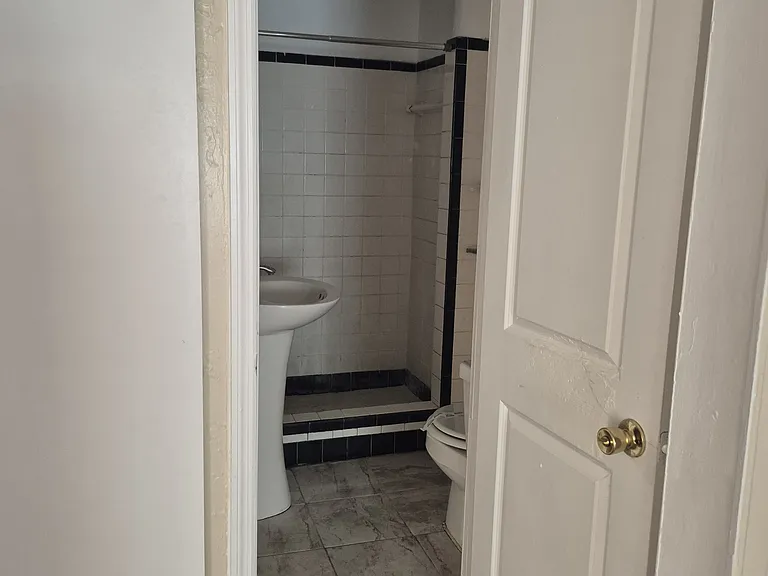 907 51st Avenue Dr W — Photo 5