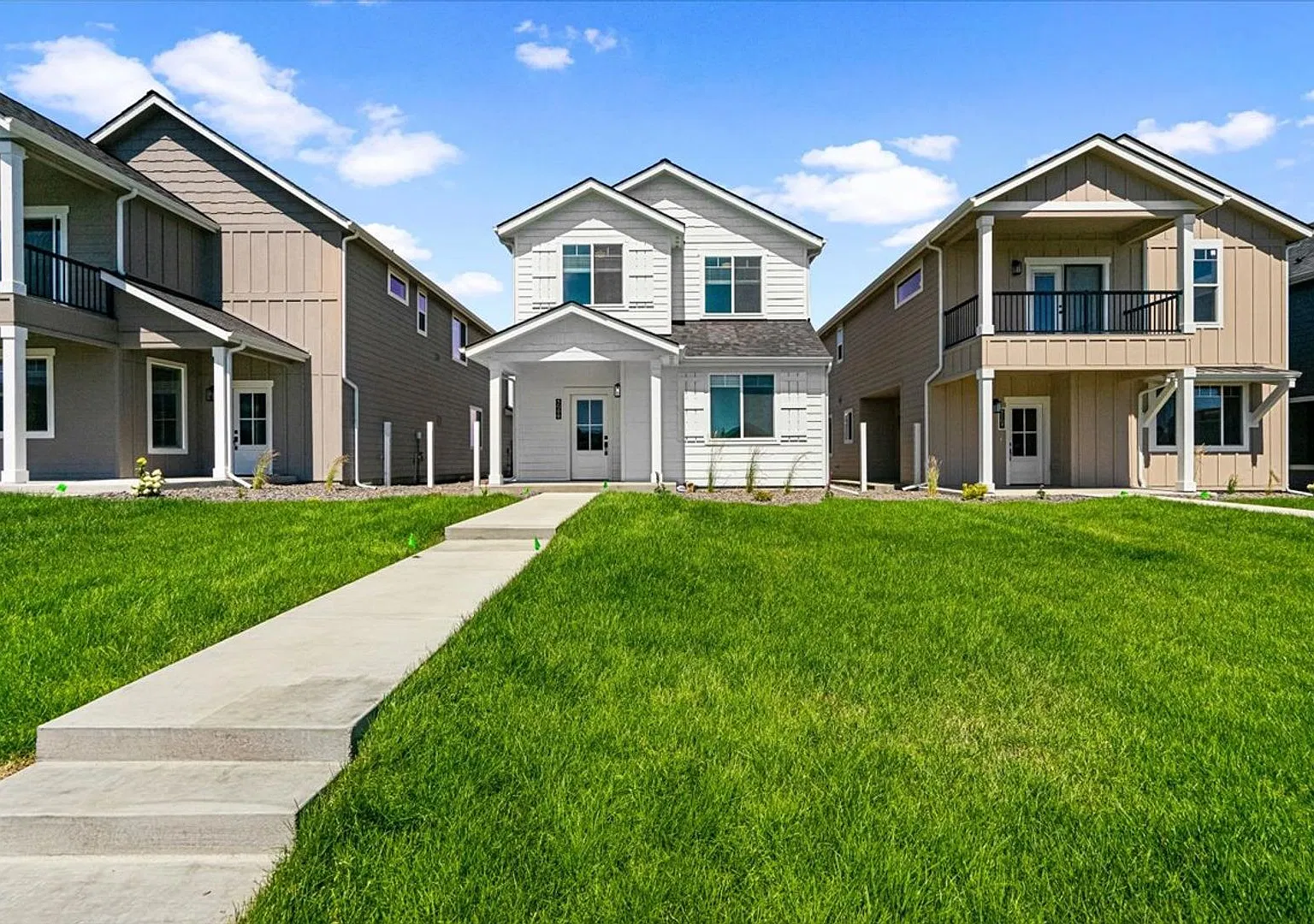 Experience Spacious Luxury: 4 Bedroom, 3 Bath Two-Story Rental Home Awaits — Photo 4