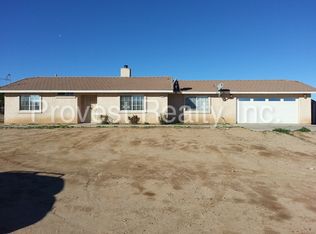 9520 Smith Rd, Phelan, CA 92371