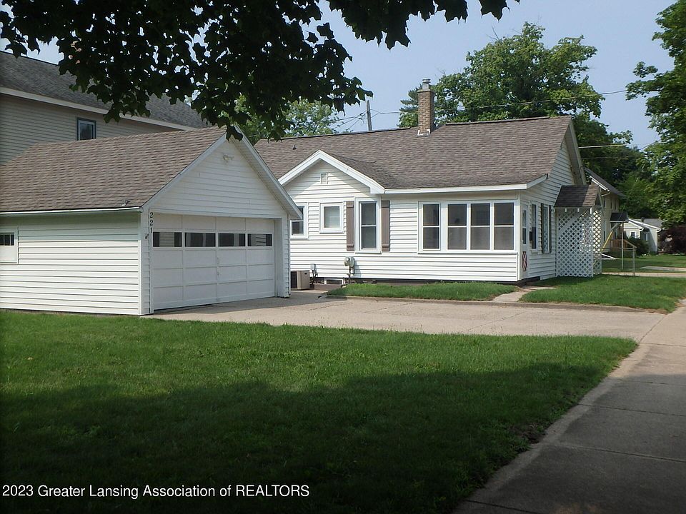 1st image of 221 W Stoddard St