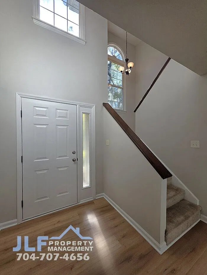 3 bed, 2.5 bath, 1752 sqft, $1,895 — Photo 2