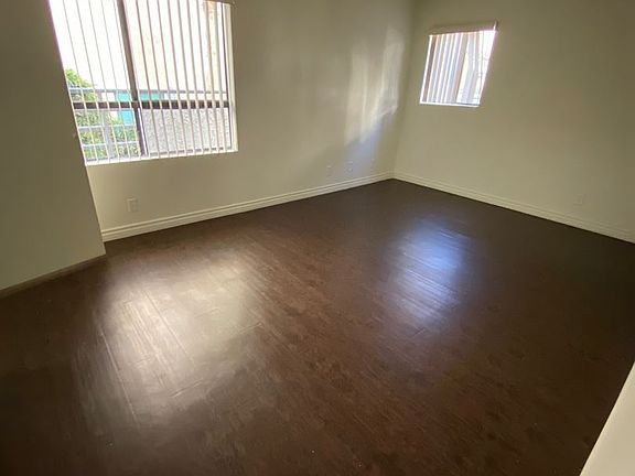 5th image of 9151 Darby Ave APT 105