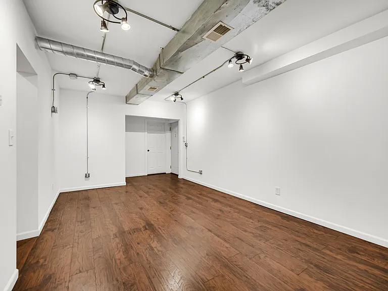 501 Union St #2 — Photo 8
