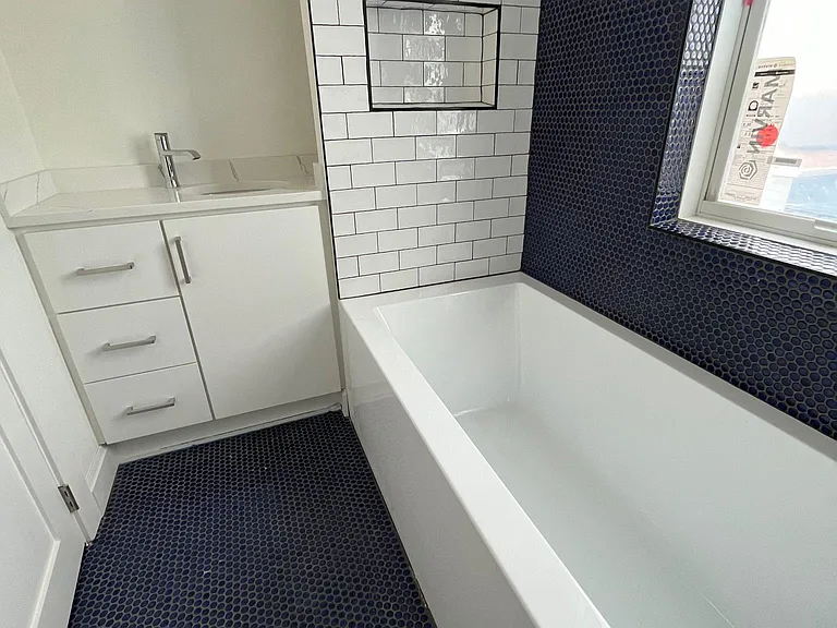 Master suite bathroom