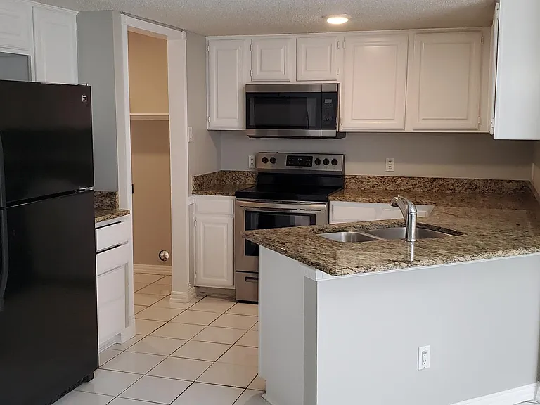 612 Nightshade Dr — Photo 6