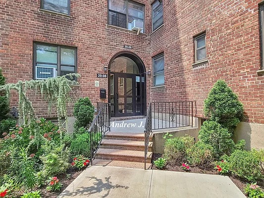 29-08 139th Street #2C in Flushing, Queens | StreetEasy