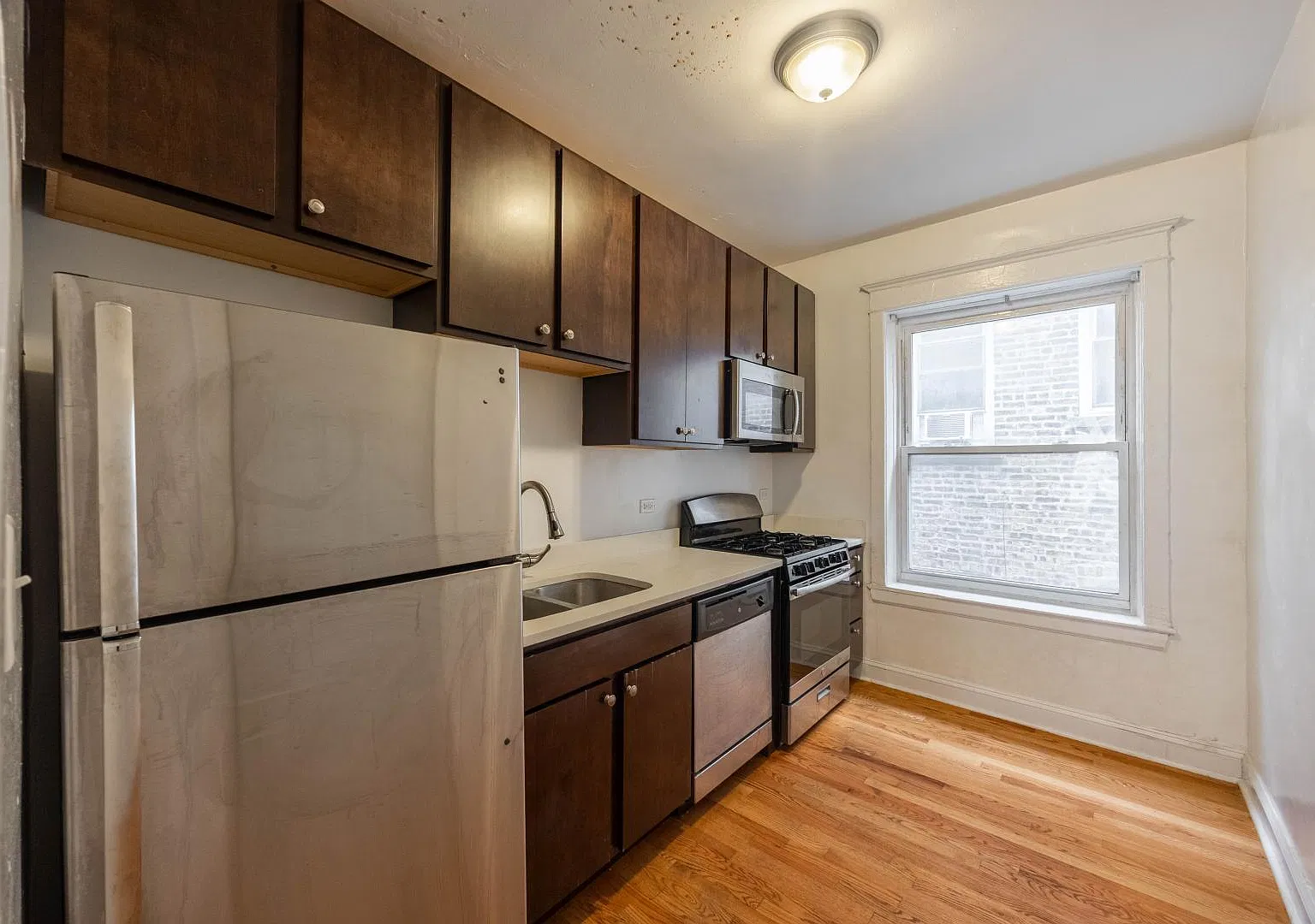 3 bed, 1200 sqft, $2,595 — Photo 4