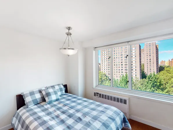 392 Central Park West image 1 of 6