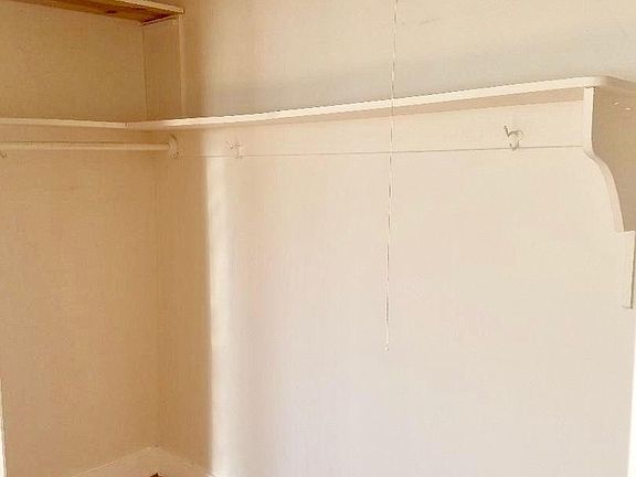 4th image of 3104 Sacramento St APT 2