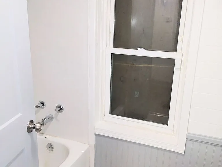 103 W Moore St — Photo 15