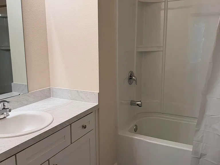 136 Whispering Brook Dr — Photo 8