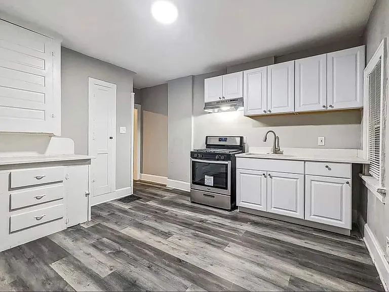 1091 Reinhard Ave — Photo 12