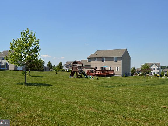 4th image of 109 Buttercup Dr