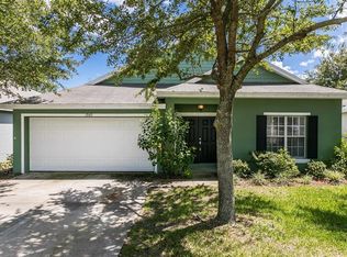 1040 Longville Cir, Tavares, FL 32778