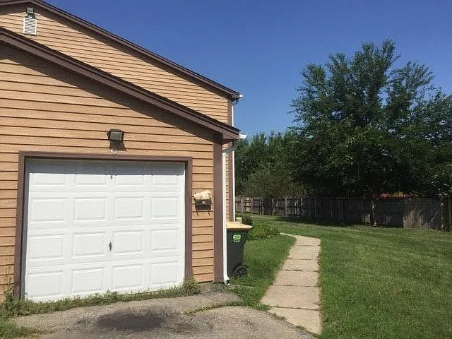 1401 N Glen Cir #C — Photo 2