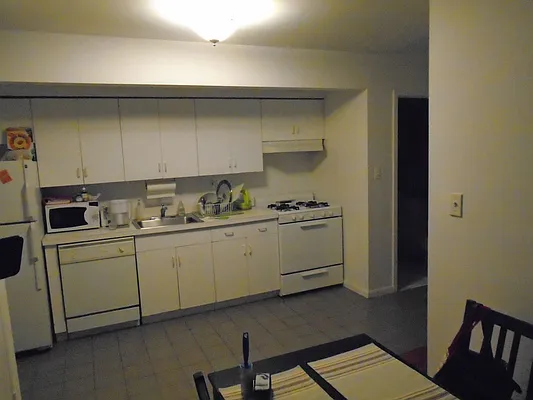 Rented by 18 REALTY | media 28