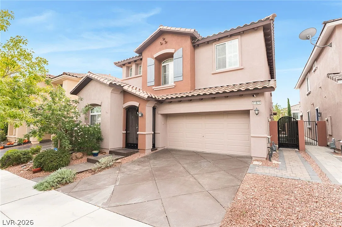 3 bed, 3.0 bath, 2744 sqft, $3,400 — Photo 2
