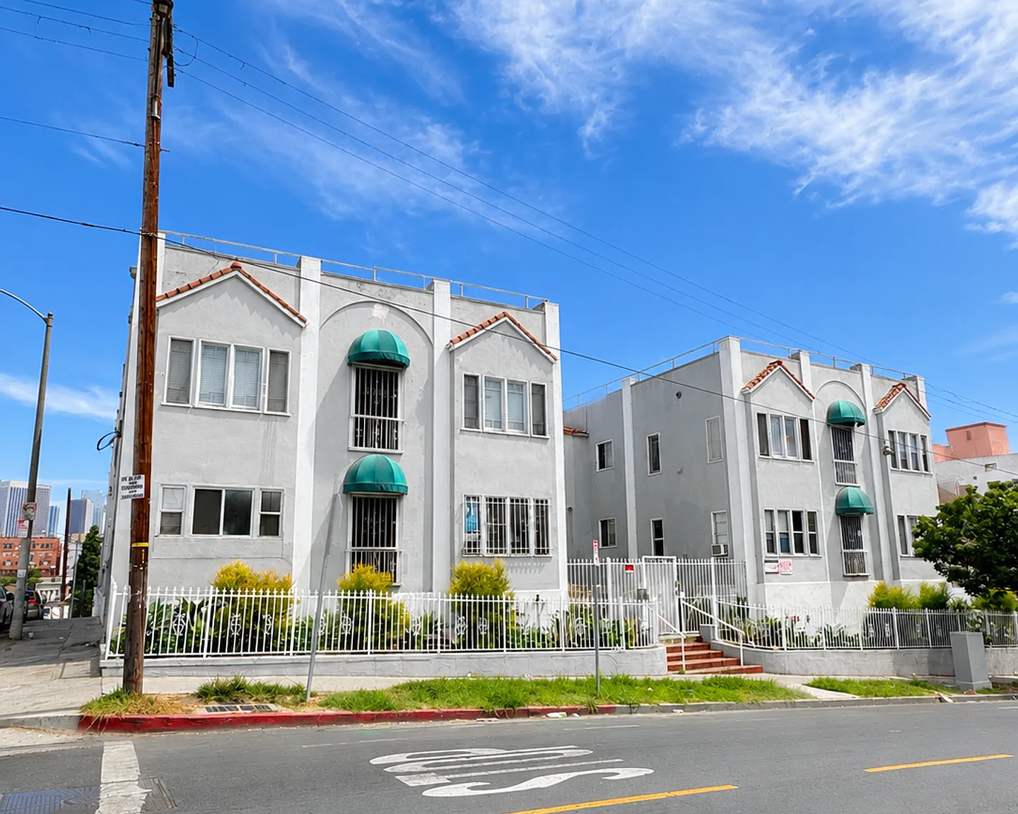 440 Bonnie Brae St — Photo 1