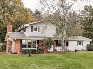W360N7413 Brown St, Oconomowoc, WI 53066