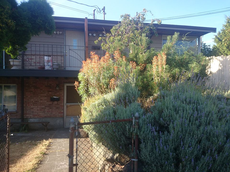 2nd image of 500 NW Bright St