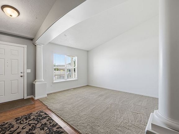 3rd image of 5467 Mayflower St