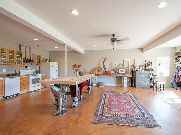 kitchen/dining