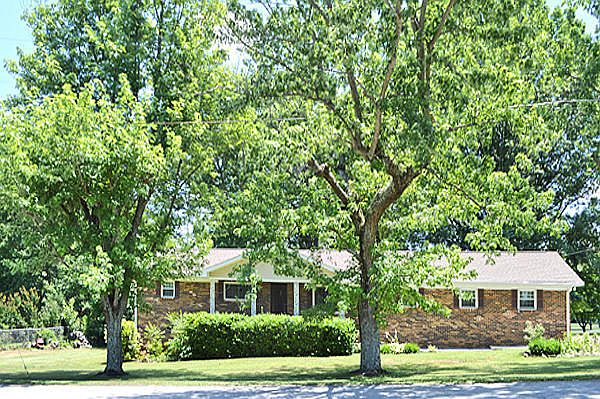 1st image of 502 Peterson Ln