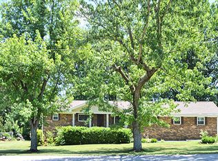 502 Peterson Ln, Maryville, TN 37803