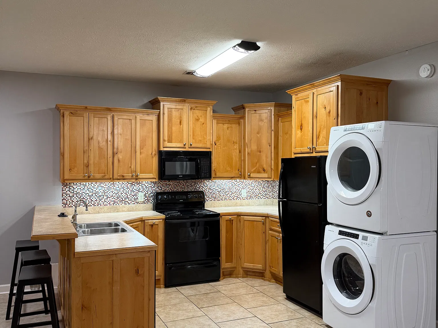 118 W Center St — Photo 3